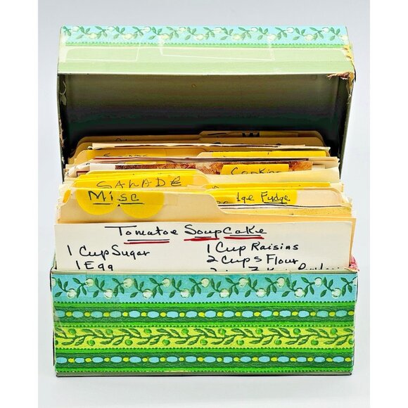 Vintage Metal Recipe Box Including Handwritten Clipped Recipes Index Cards - Picture 1 of 10